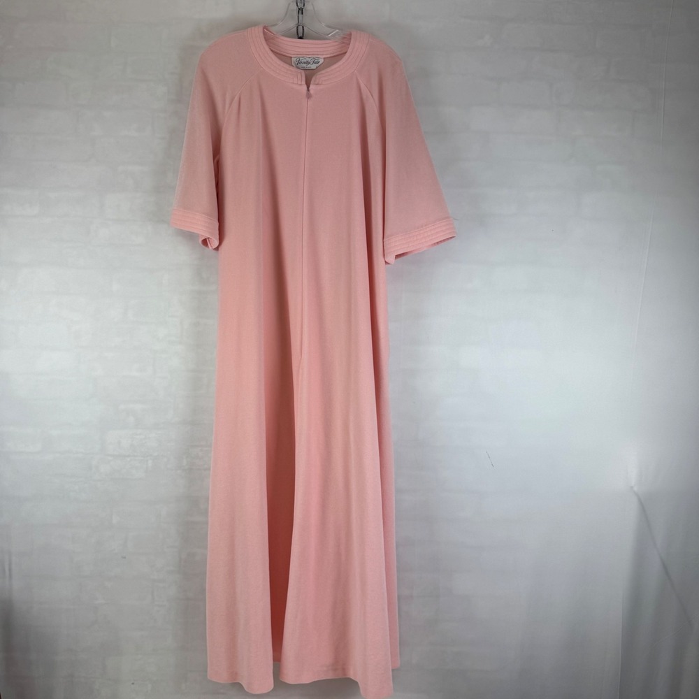 Vintage Vanity‎ Fair Pink Zip Front Robe USA Made Short Sleeve Housecoat